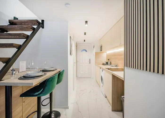 아파트 Modern Downtown Oasis *