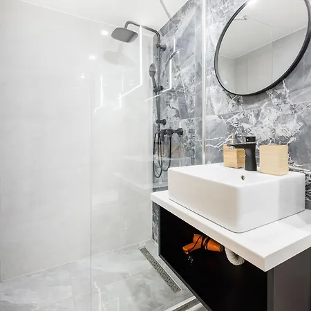 Modern Downtown Oasis Budapest