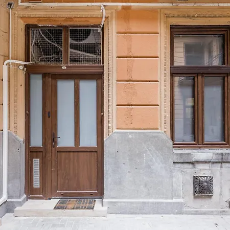 Modern Downtown Oasis Apartament