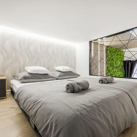Modern Downtown Oasis Apartament *
